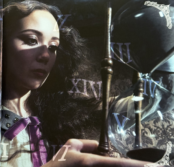 Laufey A Matter Of Time (Rouge) (1LP) — изображение 6
