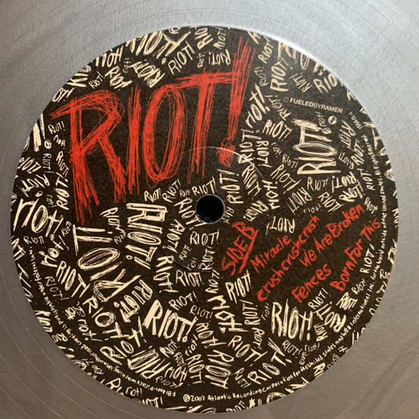 Paramore Riot! (Silver) (1LP) — изображение 6